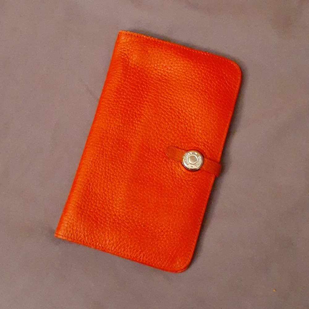 Hermes Dogon bifold wallet